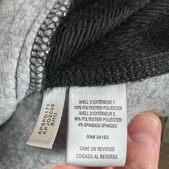 Marc New York Herringbone Black and white Sweater size Medium - Picture 3 of 4